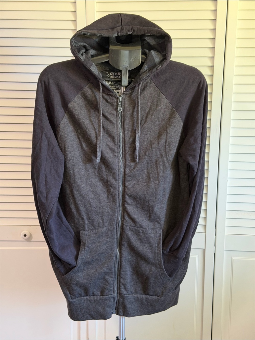 Broken threads size large zip up hoodie with pockets, grey